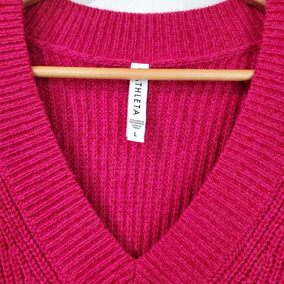 Athleta Shasta V-Neck Oversized Fit Wool Knit Sweater- Dark Pink, Size Large - Picture 8 of 9